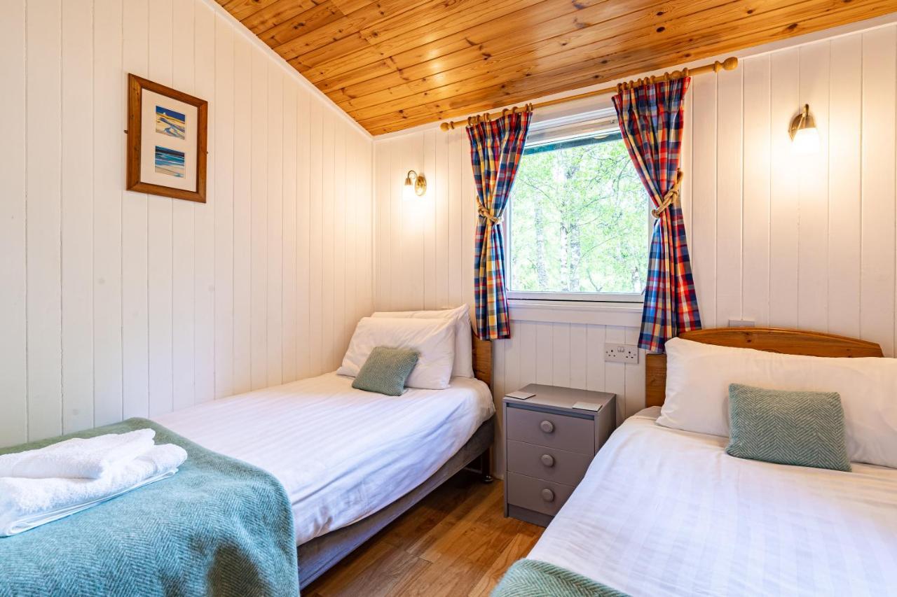 Heather Lodge 10 With Hot Tub Belladrum Exterior photo